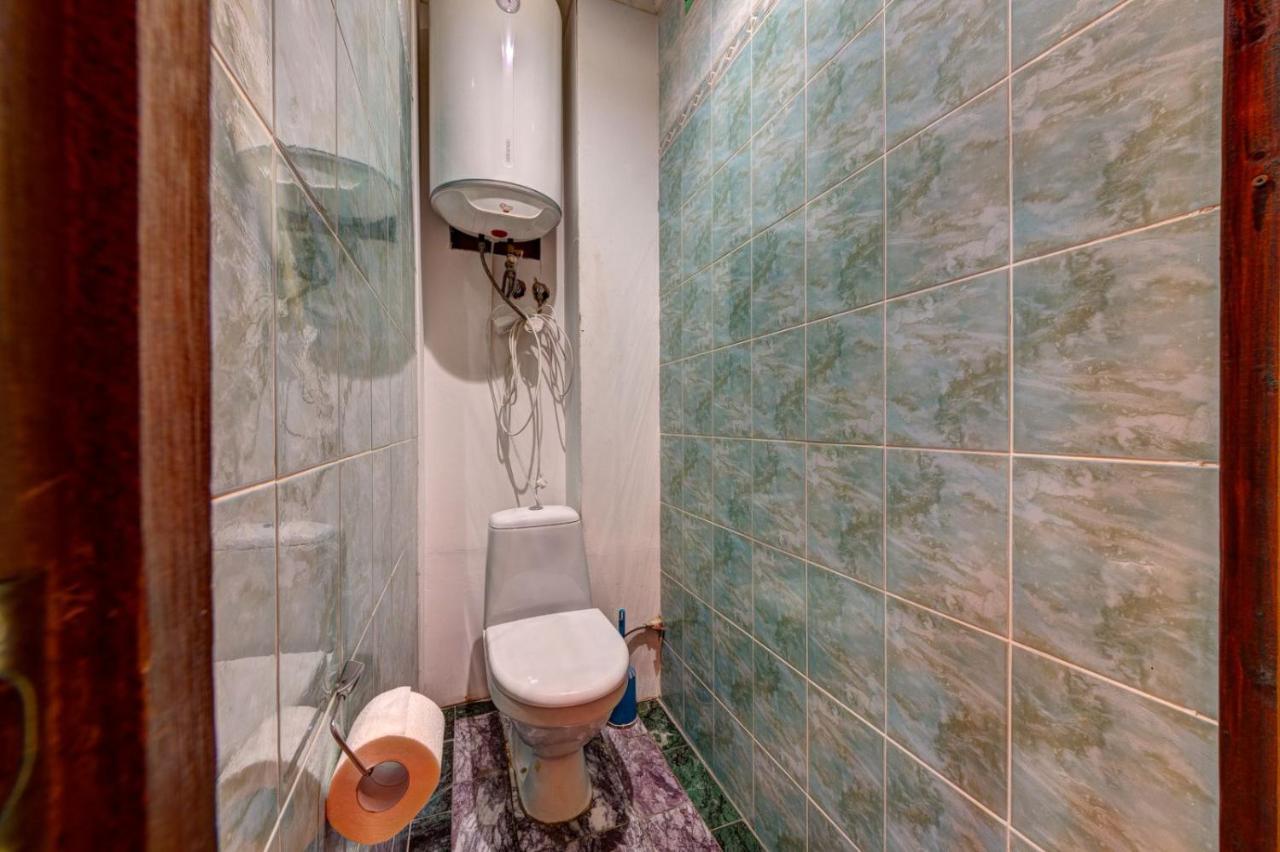 Three-Room Apartment Near Ocean Plaza キエフ エクステリア 写真